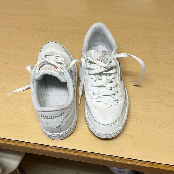 Reebok sneakers - Picture 1 of 3